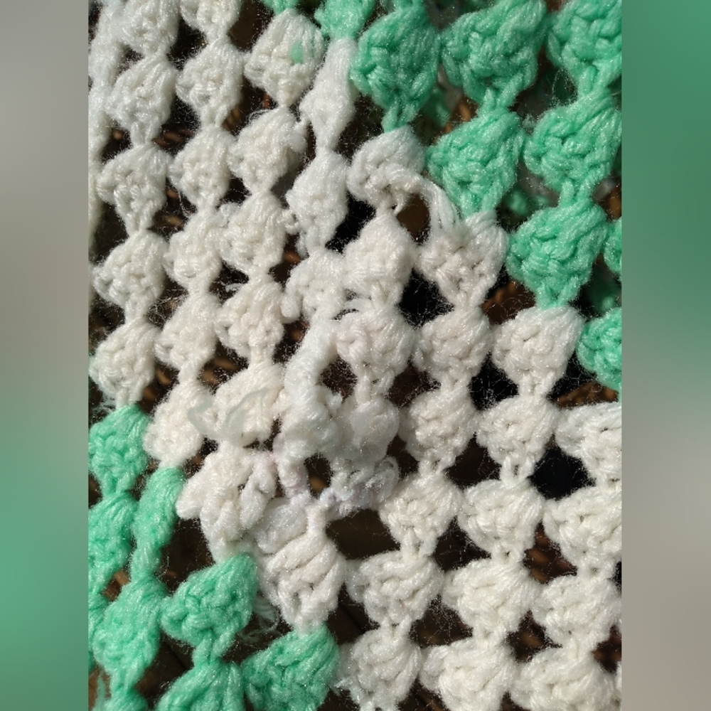 Vintage Handmade Crocheted Afghan, Green & White Square Pattern, 72 x 66… - Picture 11 of 14